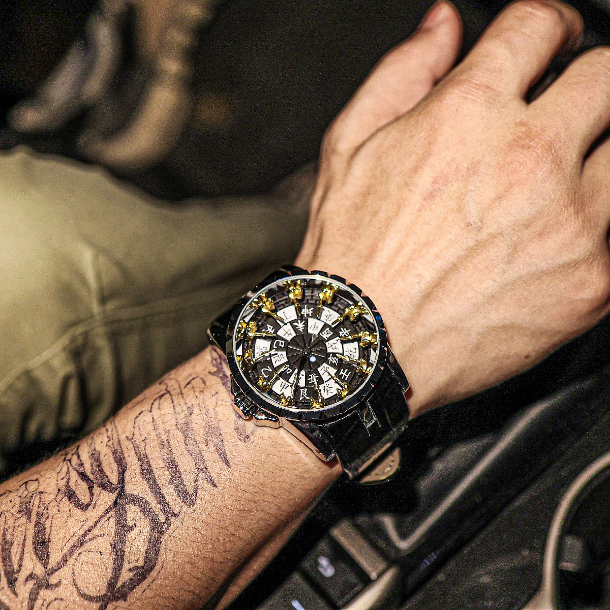 Table Watch Luxury - 新しい高級ラウンドテーブルナイトシリーズ腕時計、十二支のサインが付いた男性用腕時計、プレミアムなビジネスコンセプトデザイン、トップ10の有名腕時計の一つ、ベストセラーのメンズ腕時計、トレンディでファッショナブル、カジュアル、多用途、スタイリッシュでクール、完璧なギフトの選択肢です。
