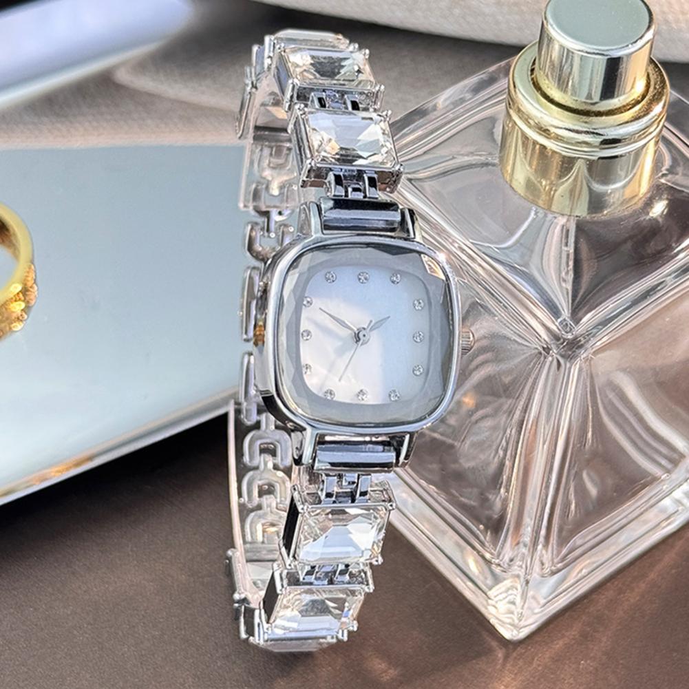 キラキラ輝くブレスレットウォッチ スクエアダイヤル レディー - Luxury Watch Girl のレビューと価格
