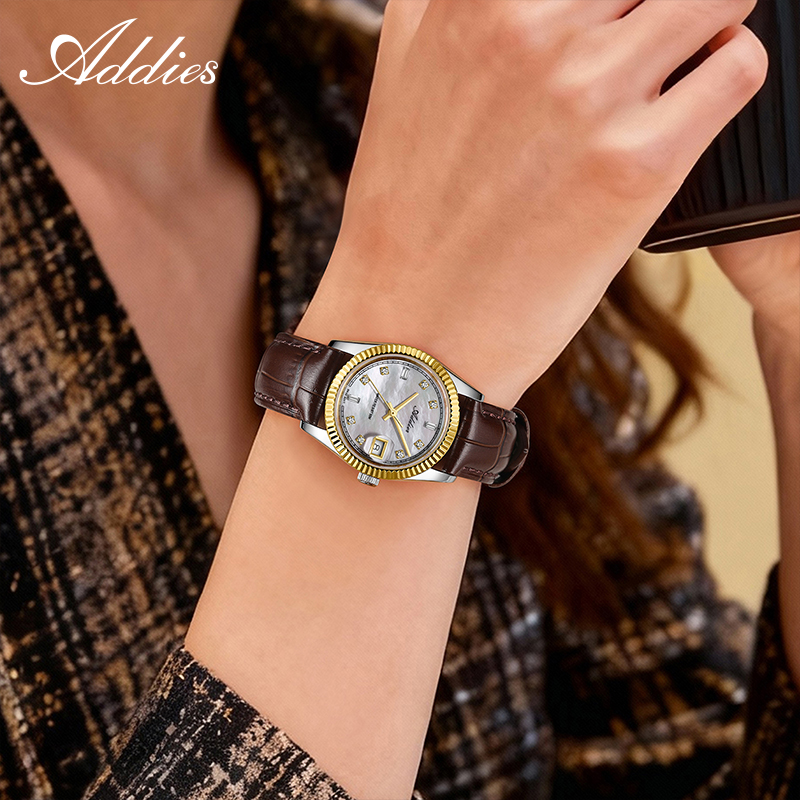 アディーズ 585 クォーツ女性用腕時計 28 ミリメートル - Luxury Watch Dial のレビューと価格