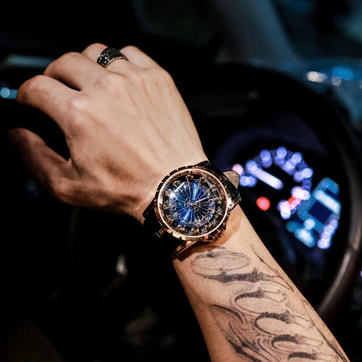 ラグジュアリーメンズワームホールコンセプトウォッチ、ラウンド - Table Watch Luxury のレビューと価格