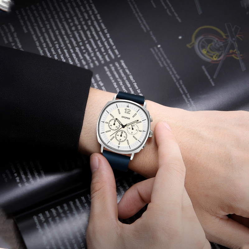 ファッショナブルで高級感のあるメンズ腕時計、ライトラグジュア - Luxury Watch Levels のレビューと価格