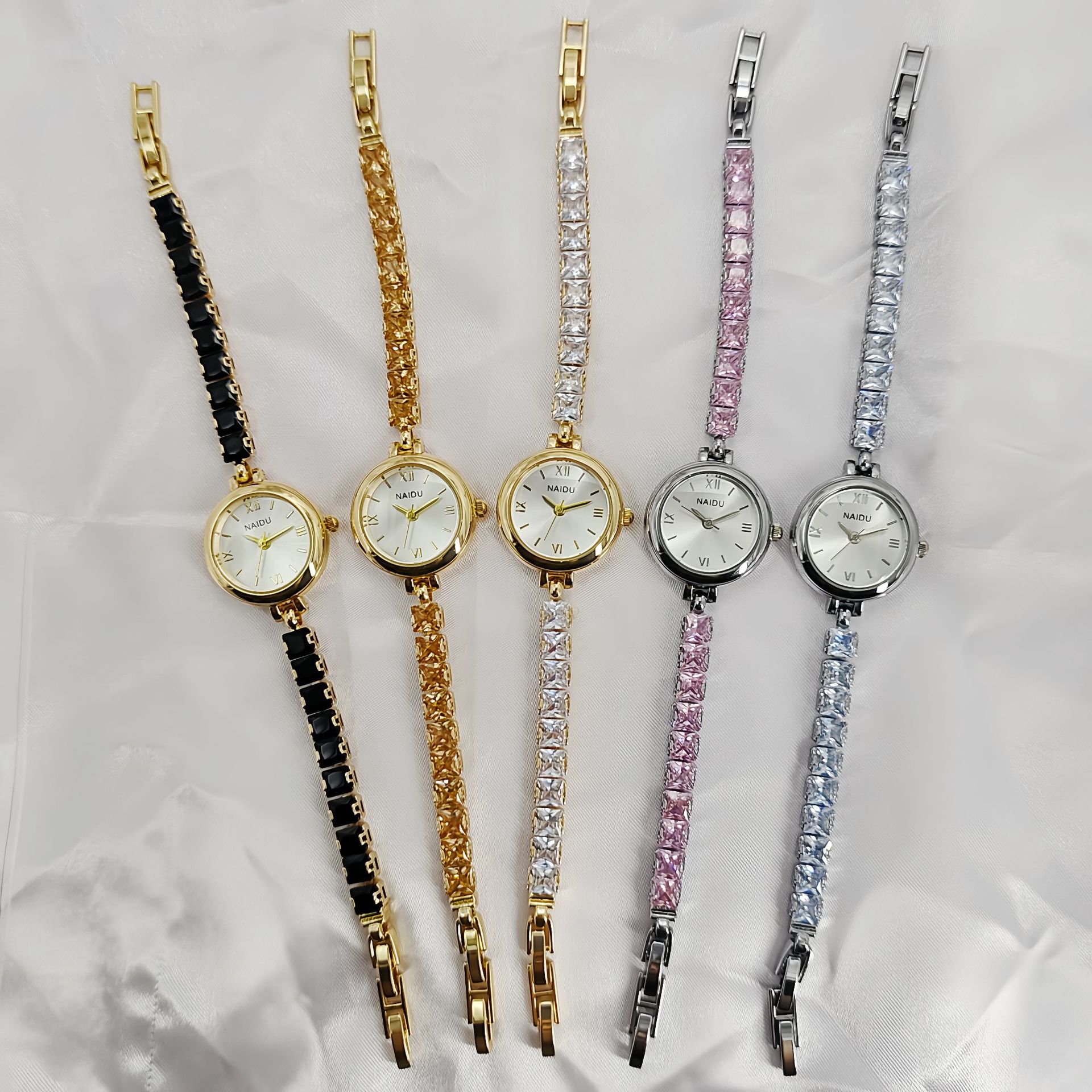 新しいファッションのダイヤモンドがちりばめられた女性用ブレス - Luxury Watch Levels のレビューと価格