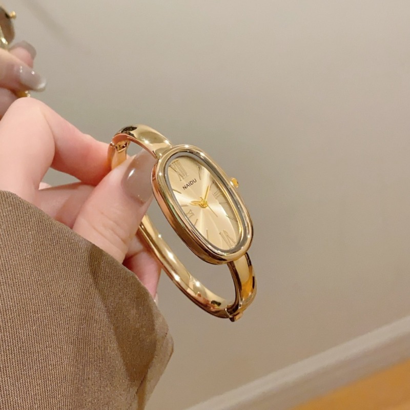ハイエンドの女性用ローマスケールクォーツ時計シンプルなゴール - Luxury Watch Girl のレビューと価格