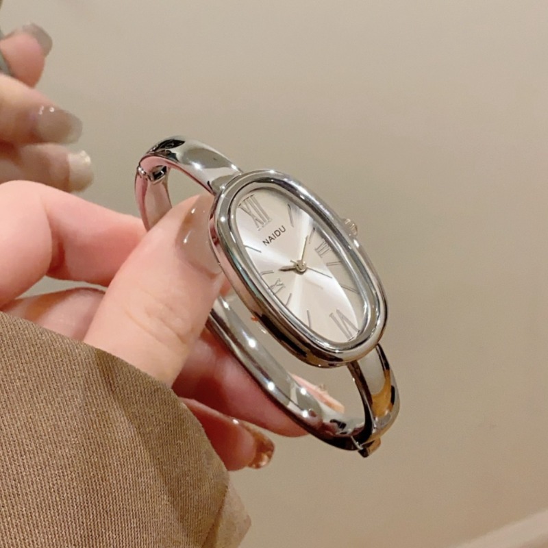 ハイエンドの女性用ローマスケールクォーツ時計シンプルなゴール - Luxury Watch Girl のレビューと価格