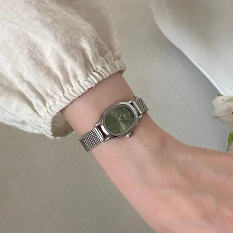 小さなオーバルダイヤルグリーン腕時計シンプルなステンレス鋼レ - Luxury Watch Girl のレビューと価格