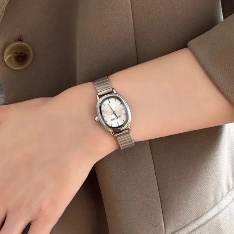 小さなオーバルダイヤルグリーン腕時計シンプルなステンレス鋼レ - Luxury Watch Girl のレビューと価格